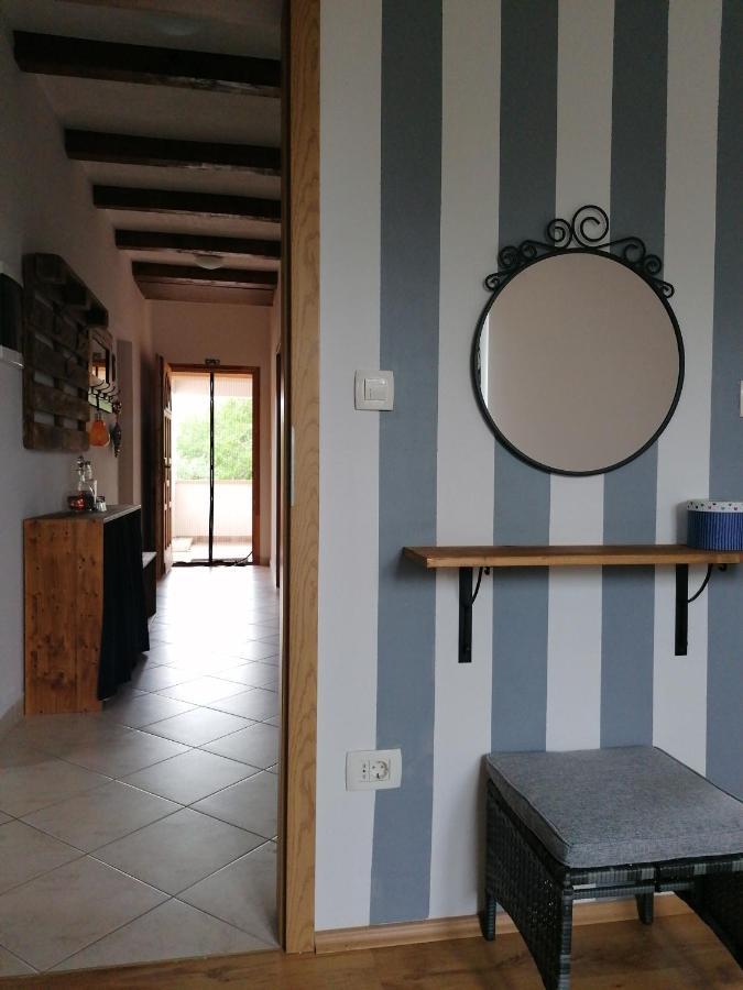 House Mario Near Rovinj Apartman Kanfanar Kültér fotó